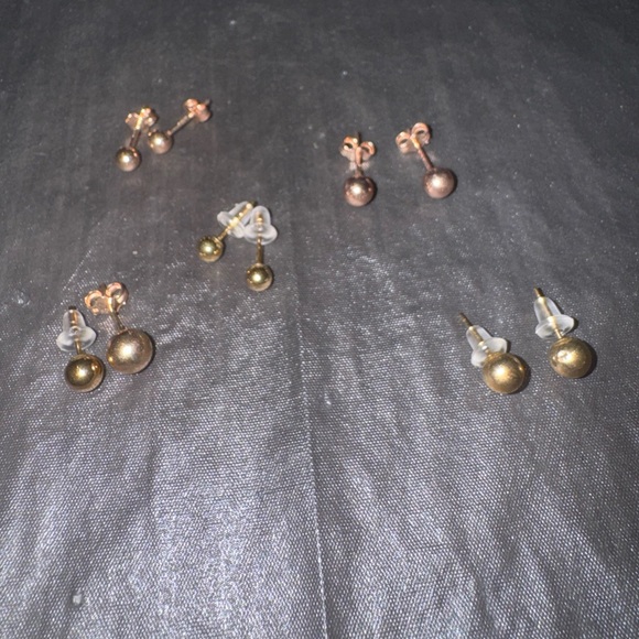 14k gold stud earrings - Picture 2 of 2